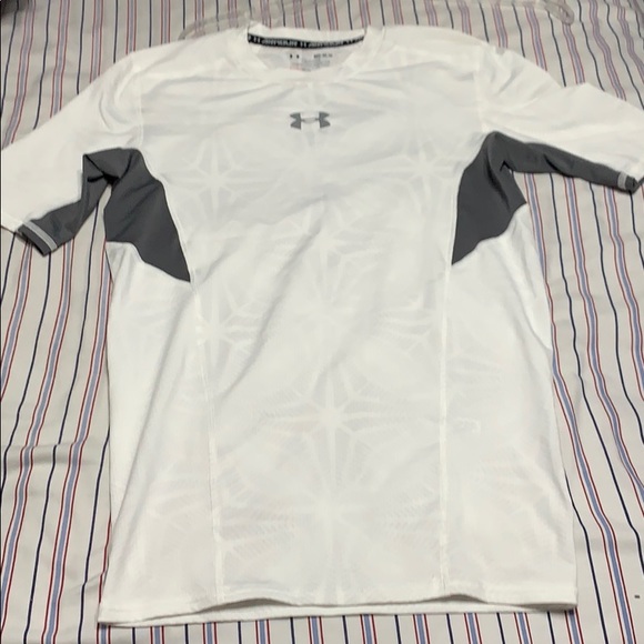 Compression shirts size medium - Picture 2 of 5